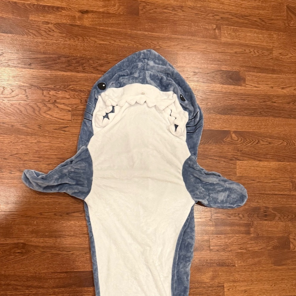 Shark Blanket Hoodie Onesie buttery soft Shark Costume Sleeping bag NWOT GIFT
